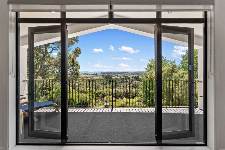 Photo of property in 586 Whitford Road, Whitford, Howick, 2571