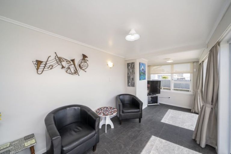 Photo of property in 18 Reid Avenue, Hawera, 4610