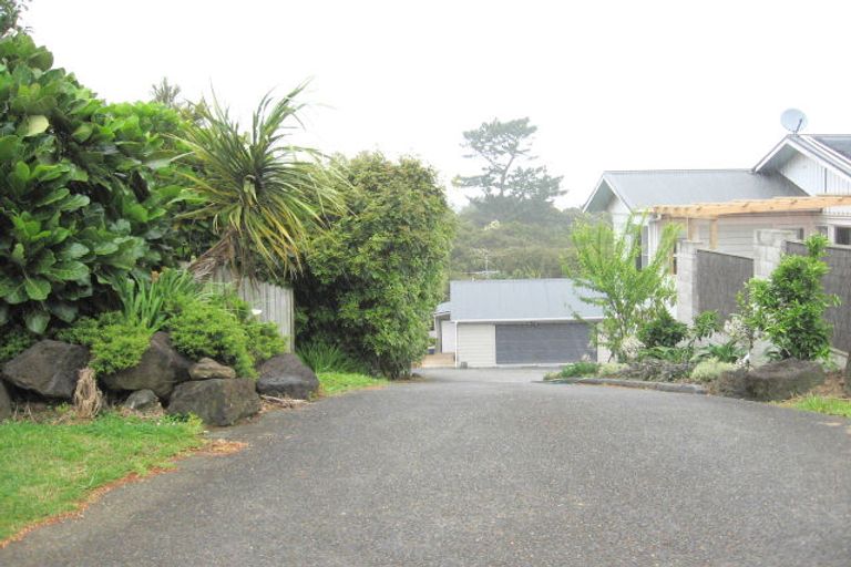 Photo of property in 3/32 Glendhu Road, Bayview, Auckland, 0629