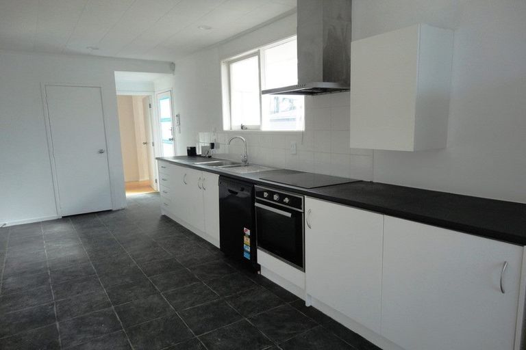 Photo of property in 19 Swallow Drive, Manurewa, Auckland, 2102