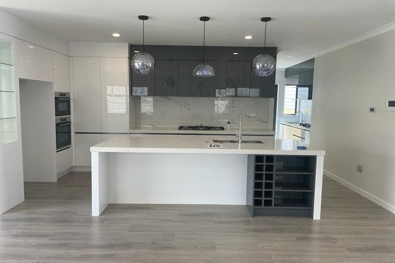 Photo of property in 7 Haku Road, Flat Bush, Auckland, 2019