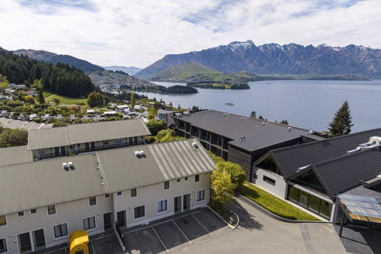 Photo of property in 308/139 Fernhill Road, Fernhill, Queenstown, 9300