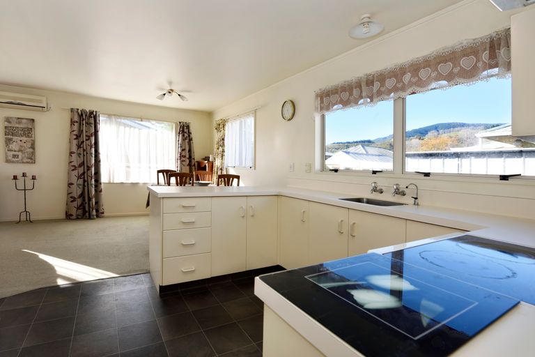 Photo of property in 9a Polstead Road, Stoke, Nelson, 7011