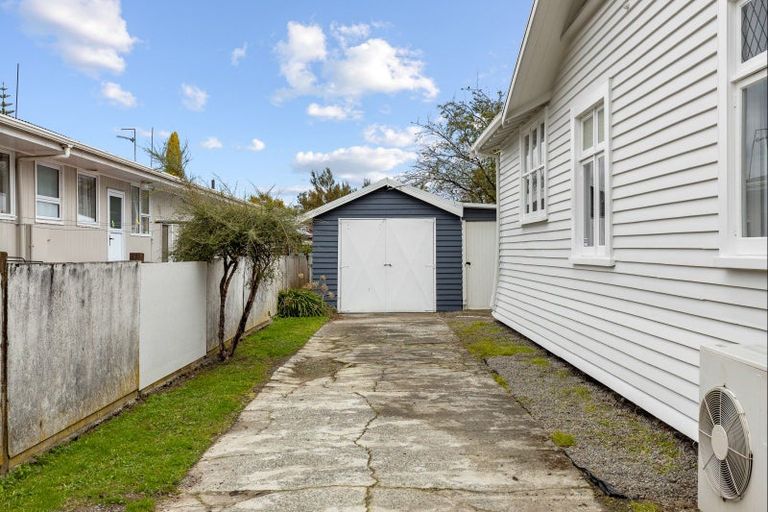 Photo of property in 36 Kingswood Street, Takaro, Palmerston North, 4412