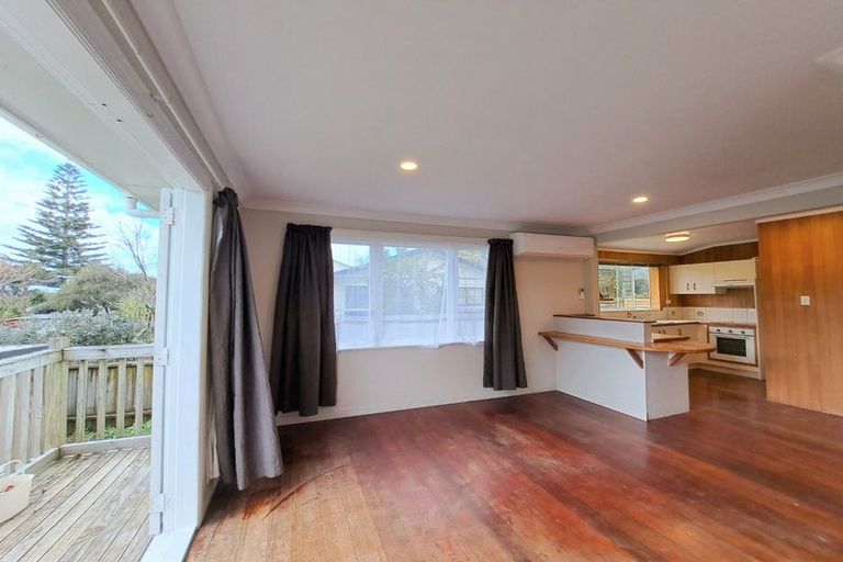 Photo of property in 809 Te Atatu Road, Te Atatu Peninsula, Auckland, 0610