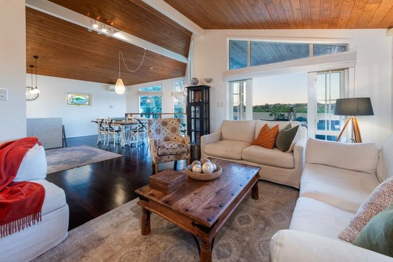 Photo of property in 2/93 Kowhai Road, Mairangi Bay, Auckland, 0630