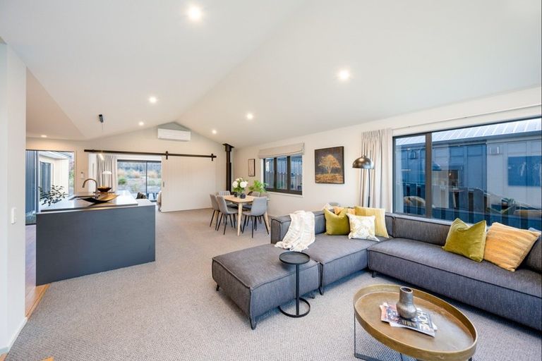 Photo of property in 23 Obelisk Street, Wanaka, 9305