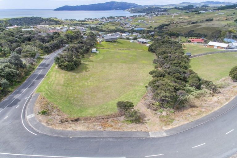 Photo of property in 1 Pekama Drive, Cable Bay, 0420
