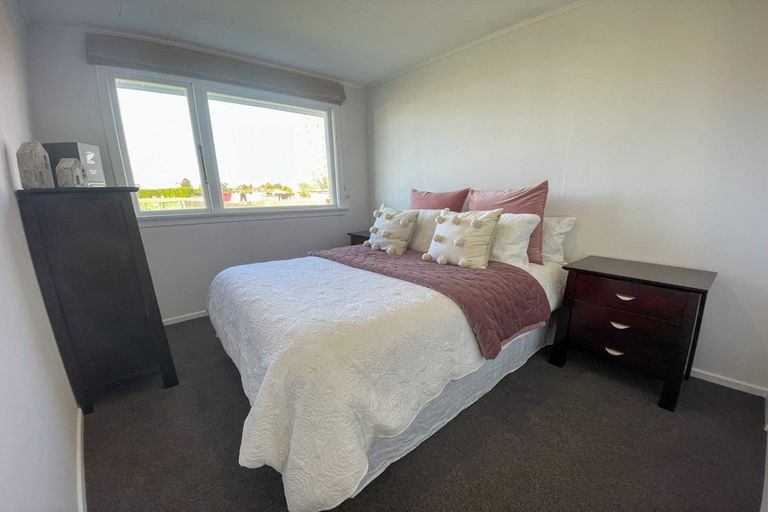 Photo of property in 25 Park Street, Winton, 9720