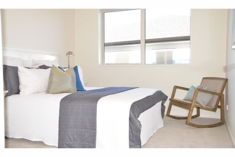 Photo of property in 98 Godfrey Drive, Orewa, 0931