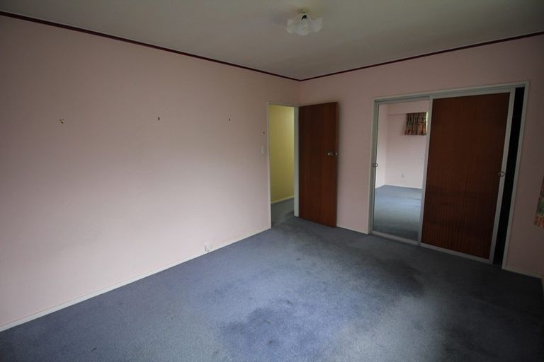 Photo of property in 13a Lyndfield Lane, Newlands, Wellington, 6037