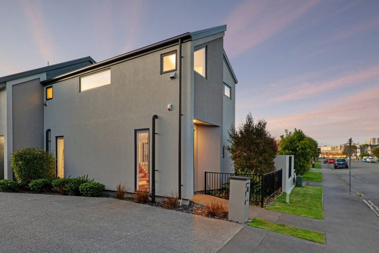 Photo of property in 1/45 Division Street, Riccarton, Christchurch, 8041