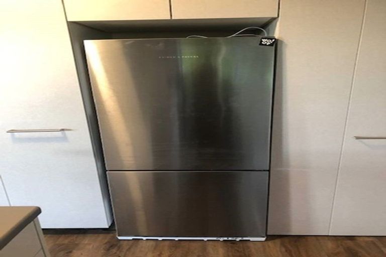 Photo of property in 2/37 Singers Road, Korokoro, Lower Hutt, 5012