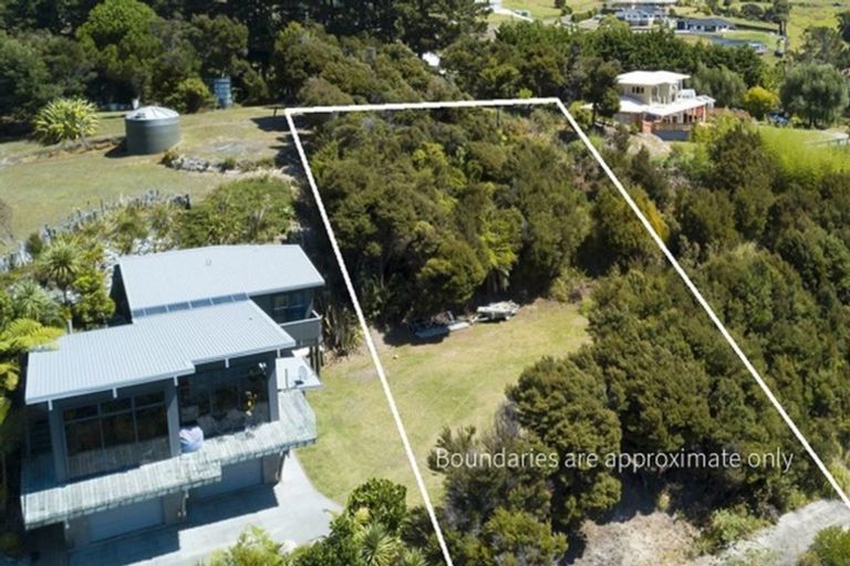 Photo of property in 28 Coachmans Way, Cable Bay, 0420