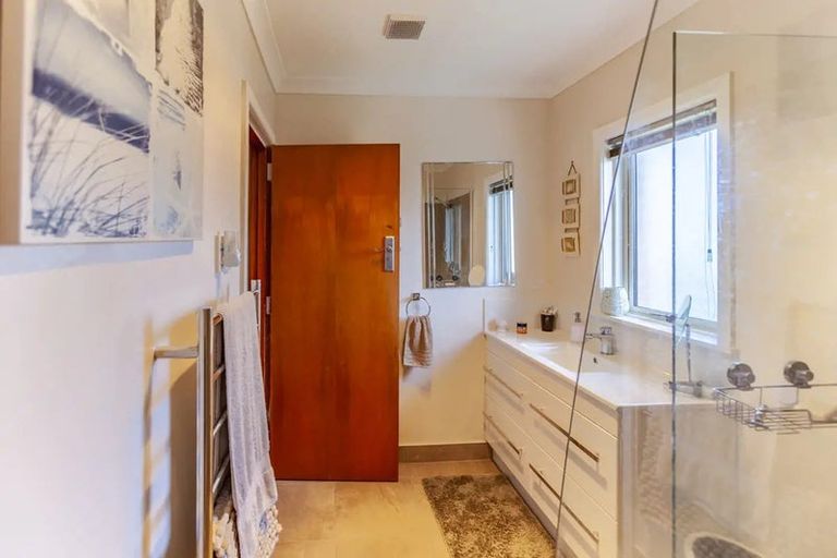 Photo of property in 17 Harris Street, Greenmeadows, Napier, 4112