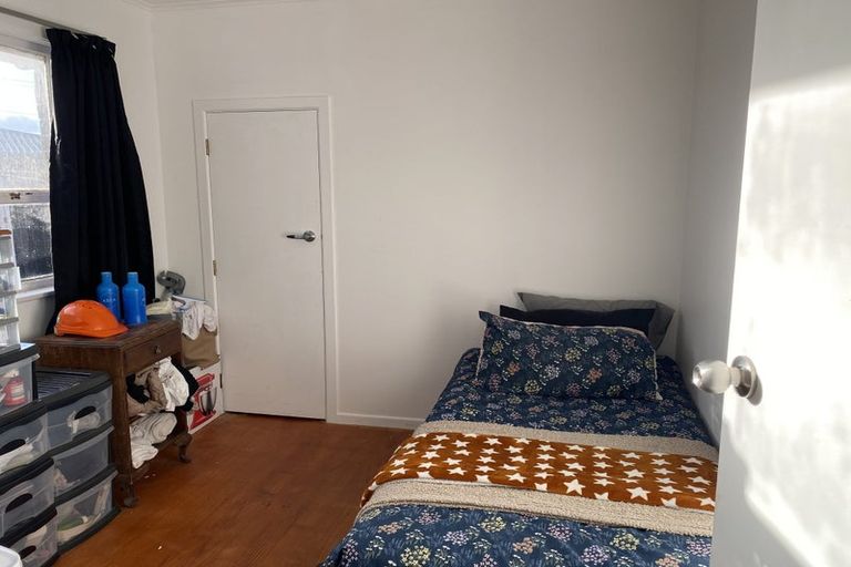 Photo of property in 2/42 Dale Crescent, Pakuranga, Auckland, 2010