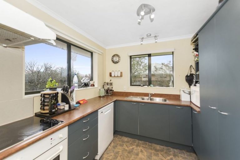 Photo of property in 19 Farnborough Drive, Nawton, Hamilton, 3200