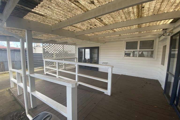 Photo of property in 28 Cambria Street, Hawera, 4610
