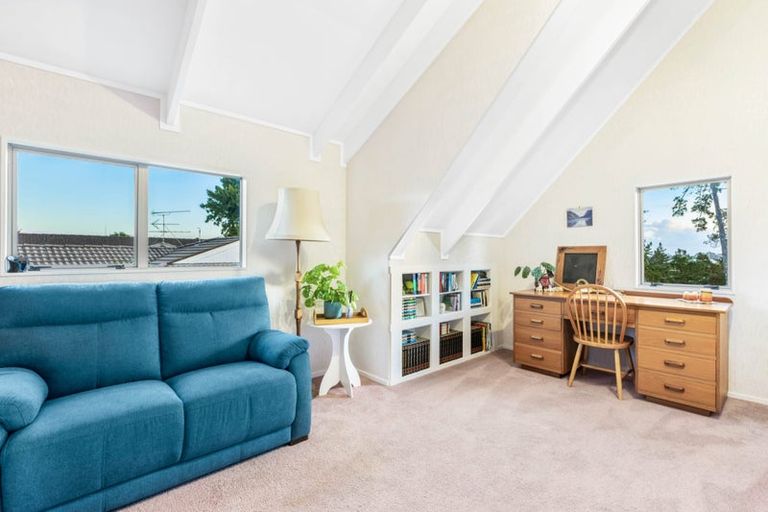 Photo of property in 153 Aviemore Drive, Highland Park, Auckland, 2010