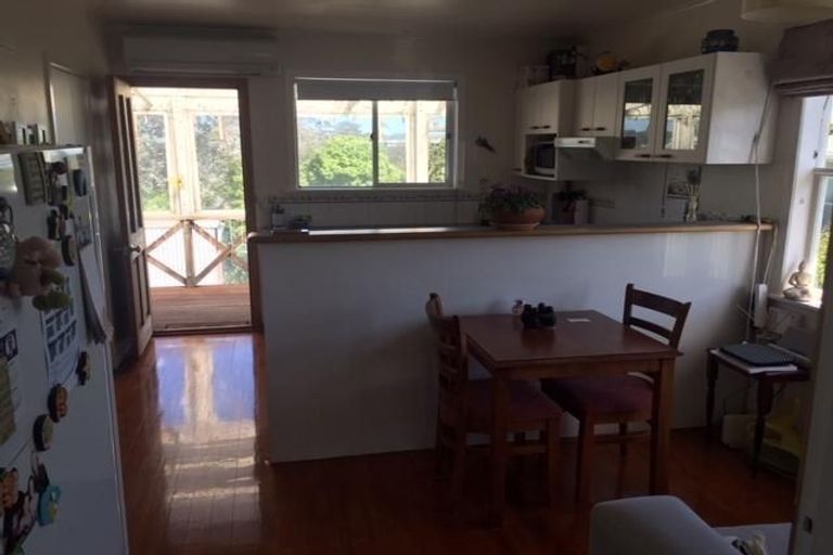 Photo of property in 158 Edmonton Road, Te Atatu South, Auckland, 0610
