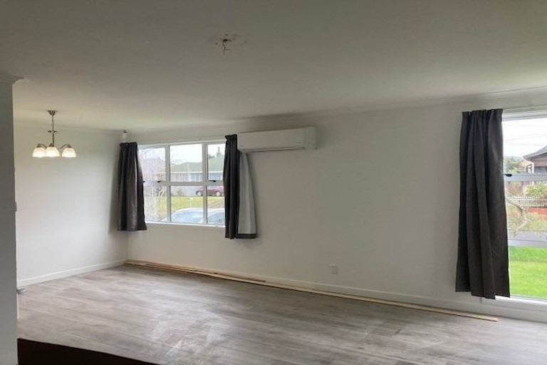 Photo of property in 90 Tiraumea Drive, Pakuranga, Auckland, 2010