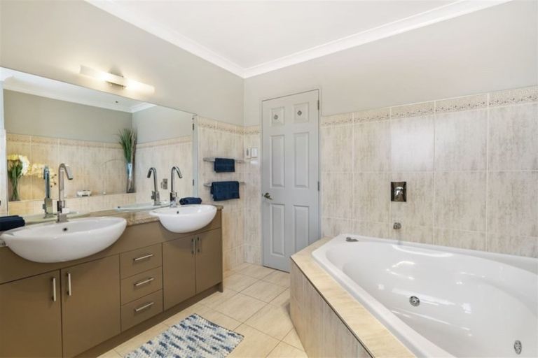 Photo of property in 43 Killybegs Drive, Pinehill, Auckland, 0632