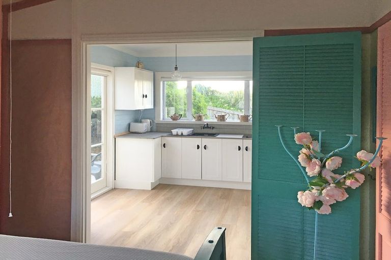 Photo of property in 12 Wainamu Road, Raglan, 3297