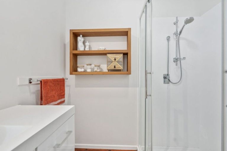 Photo of property in 5b Mair Street, Regent, Whangarei, 0112