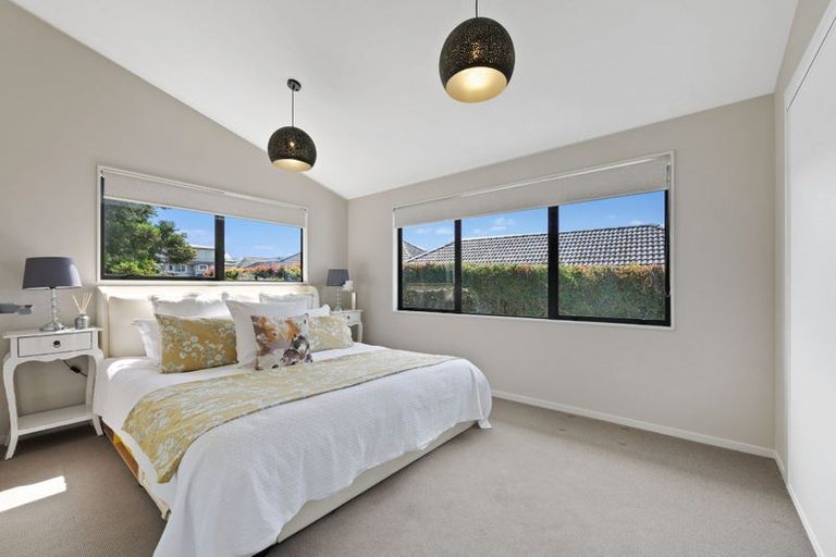 Photo of property in 4 Advene Road, Cockle Bay, Auckland, 2014