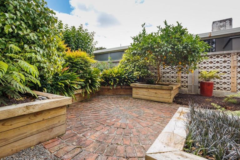 Photo of property in 17a Lincoln Terrace, Hokowhitu, Palmerston North, 4410