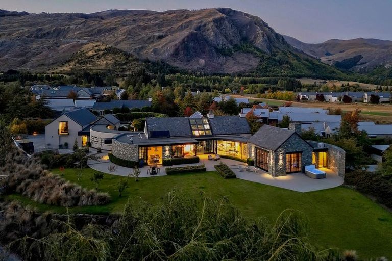 Photo of property in Millbrook Resort, 2 Millvista Lane, Arrowtown, Queenstown, 9371