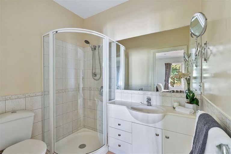 Photo of property in 147 Straven Road, Fendalton, Christchurch, 8014