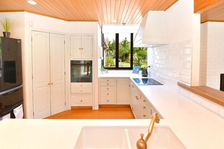 Photo of property in 48 Laurence Street, Manly, Whangaparaoa, 0930