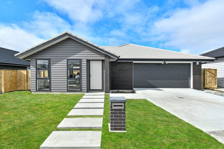 Photo of property in 12 Uatoto Road, Clarks Beach, 2122