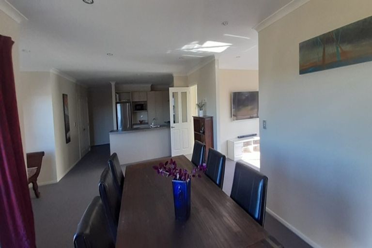Photo of property in 11 Tongariro Drive, Aotea, Porirua, 5024