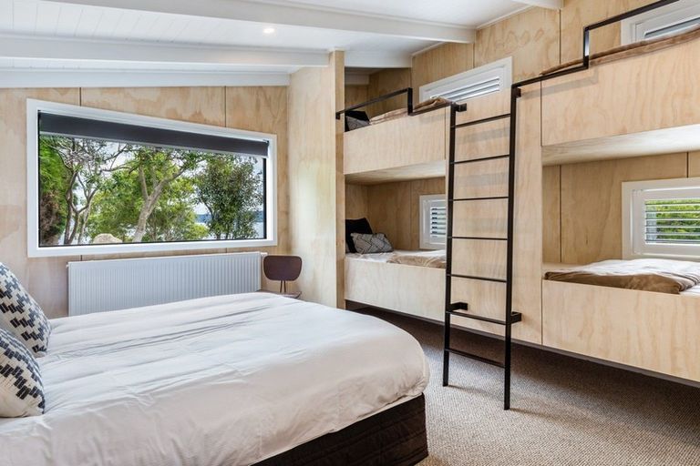 Photo of property in 224 Lake Terrace, Waipahihi, Taupo, 3330