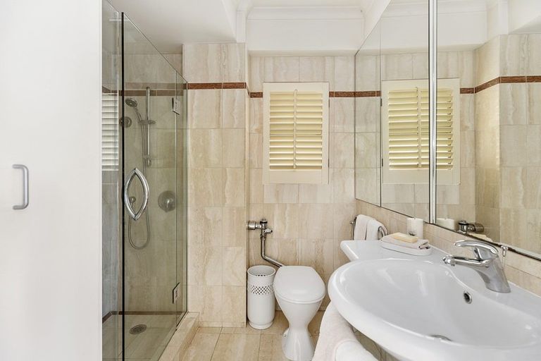 Photo of property in Rockhaven Saville, 116 Oriental Parade, Oriental Bay, Wellington, 6011