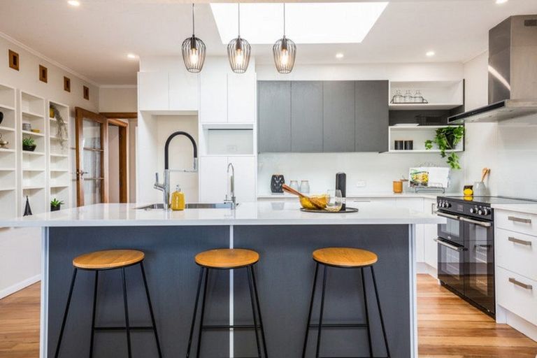 Photo of property in 56 Motuhara Road, Plimmerton, Porirua, 5026