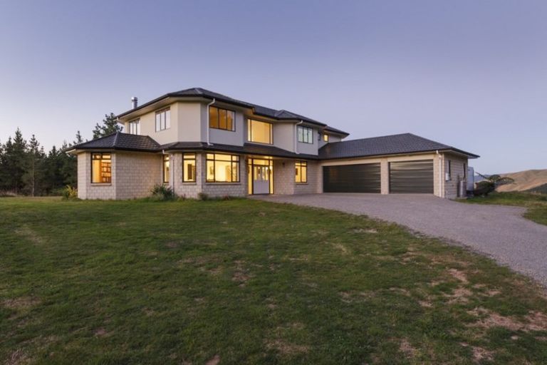 Photo of property in 302 Ngahere Park Road, Turitea, Palmerston North, 4472