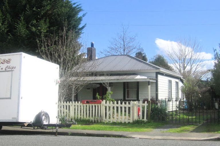 Photo of property in 4 Alfred Street, Hikurangi, 0114