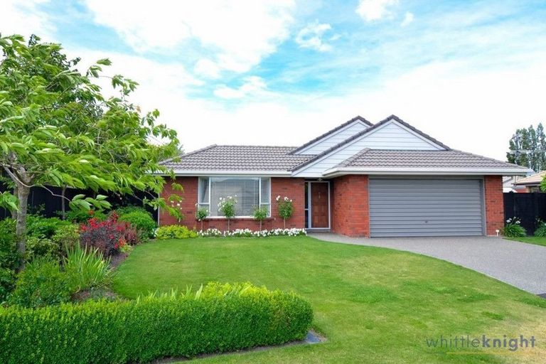 Photo of property in 8 Innisfree Place, Northwood, Christchurch, 8051