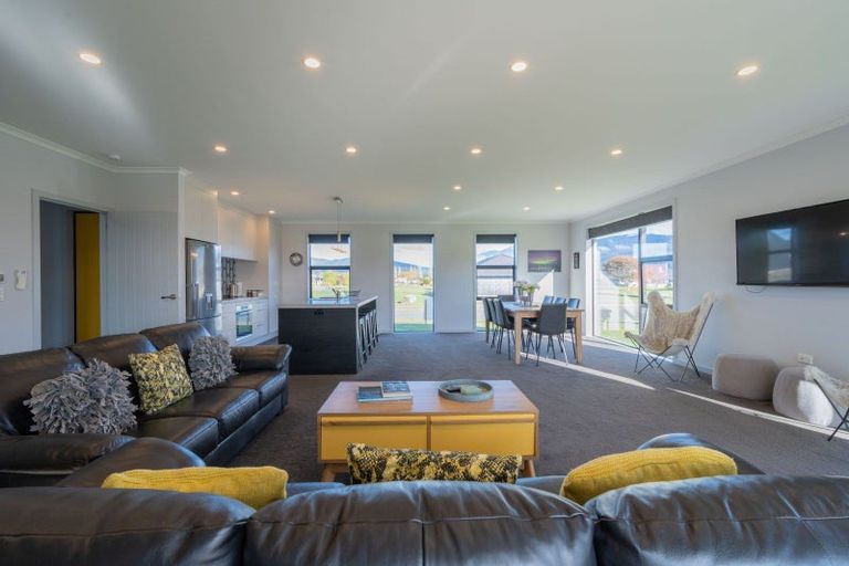 Photo of property in 23 Vancouver Place, Te Anau, 9600