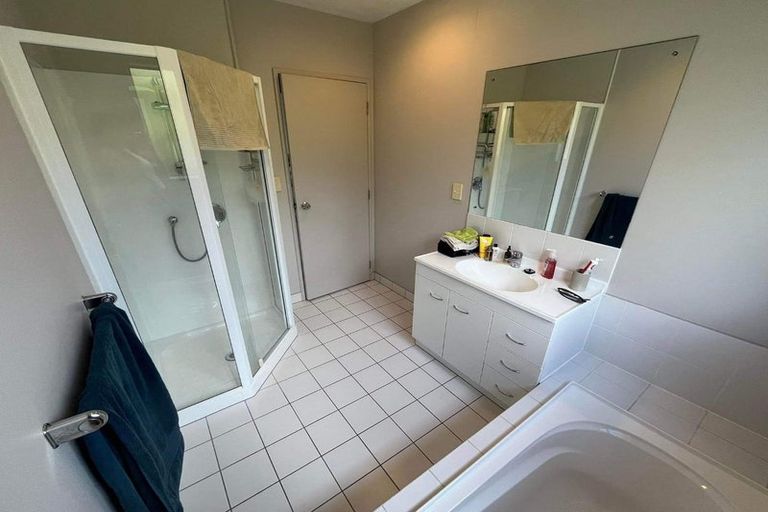 Photo of property in 19 Lake Panorama Drive, Henderson, Auckland, 0612