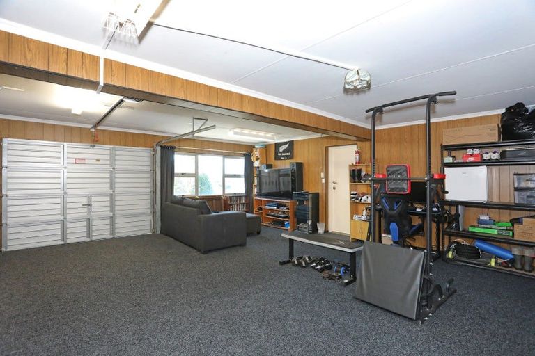 Photo of property in 16 Dalzien Place, Feilding, 4702