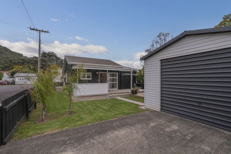 Photo of property in 6 Aputa Avenue, Te Puru, Thames, 3575
