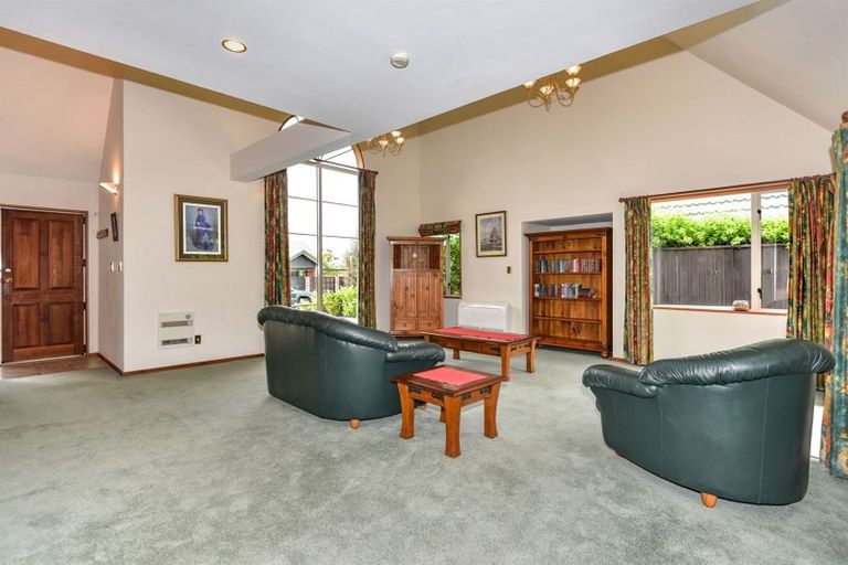 Photo of property in 1 Evenwood Place, Waimairi Beach, Christchurch, 8083