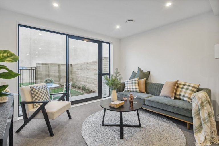 Photo of property in 9 Ara Paiwhenua, Tawa, Wellington, 5028