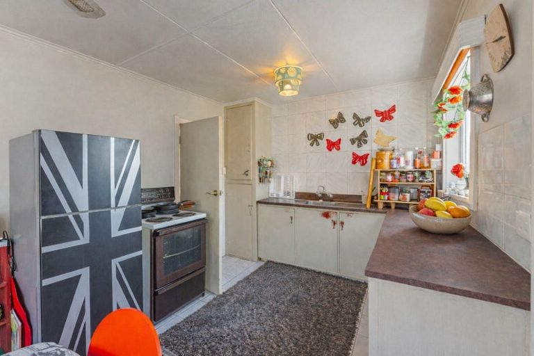 Photo of property in 6 Waimarie Avenue, Paraparaumu, 5032