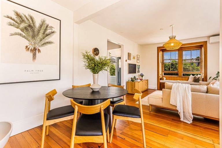 Photo of property in 1/5 Kotuku Street, Te Atatu Peninsula, Auckland, 0610