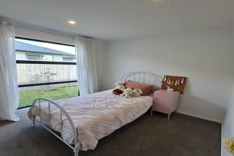Photo of property in 20a Pakaraka Drive, Papakura, 2110